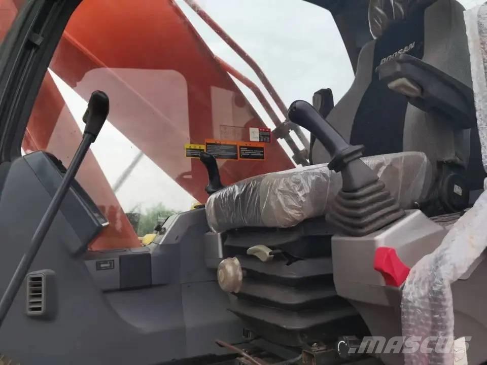 Doosan DX300LC Pásové rýpadlá