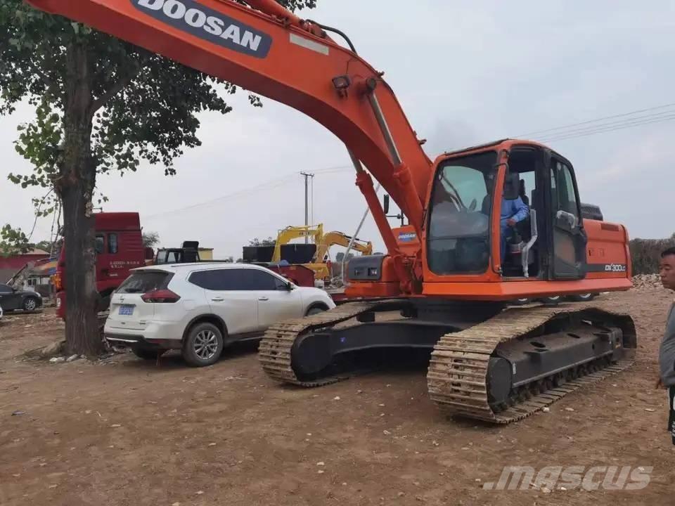 Doosan DX300LC Pásové rýpadlá
