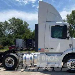 Volvo VNL 64T200 Ťahače