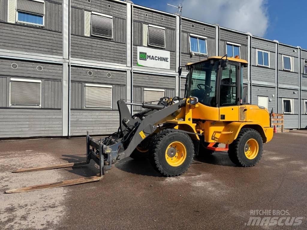 Volvo L 30 GS Kolesové nakladače