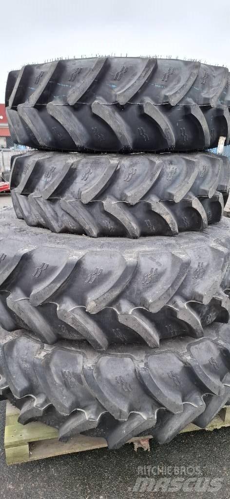 New Holland T5.110 Pneumatiky, kolesá a ráfiky