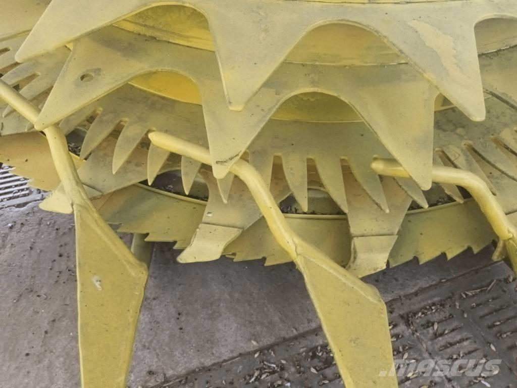 John Deere 7300 i Samochodné kosačky