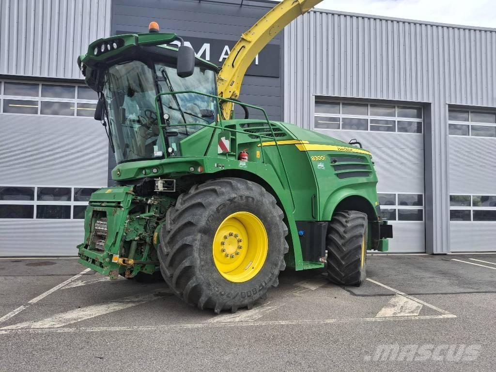 John Deere 7300 i Samochodné kosačky
