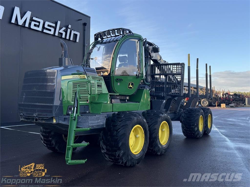 John Deere 1210G Lesné traktory