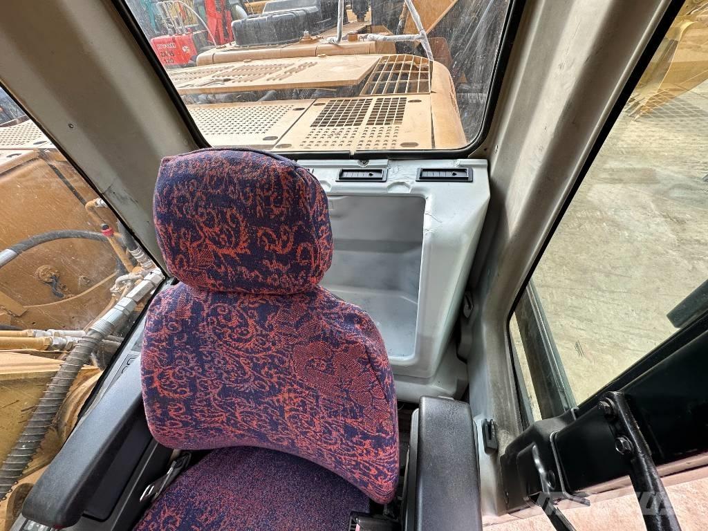 CAT 320 C L Pásové rýpadlá