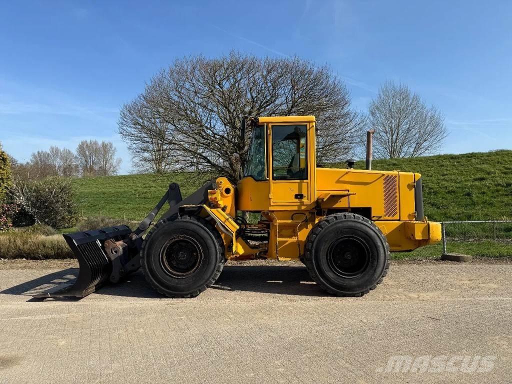 Volvo L70D Kolesové nakladače