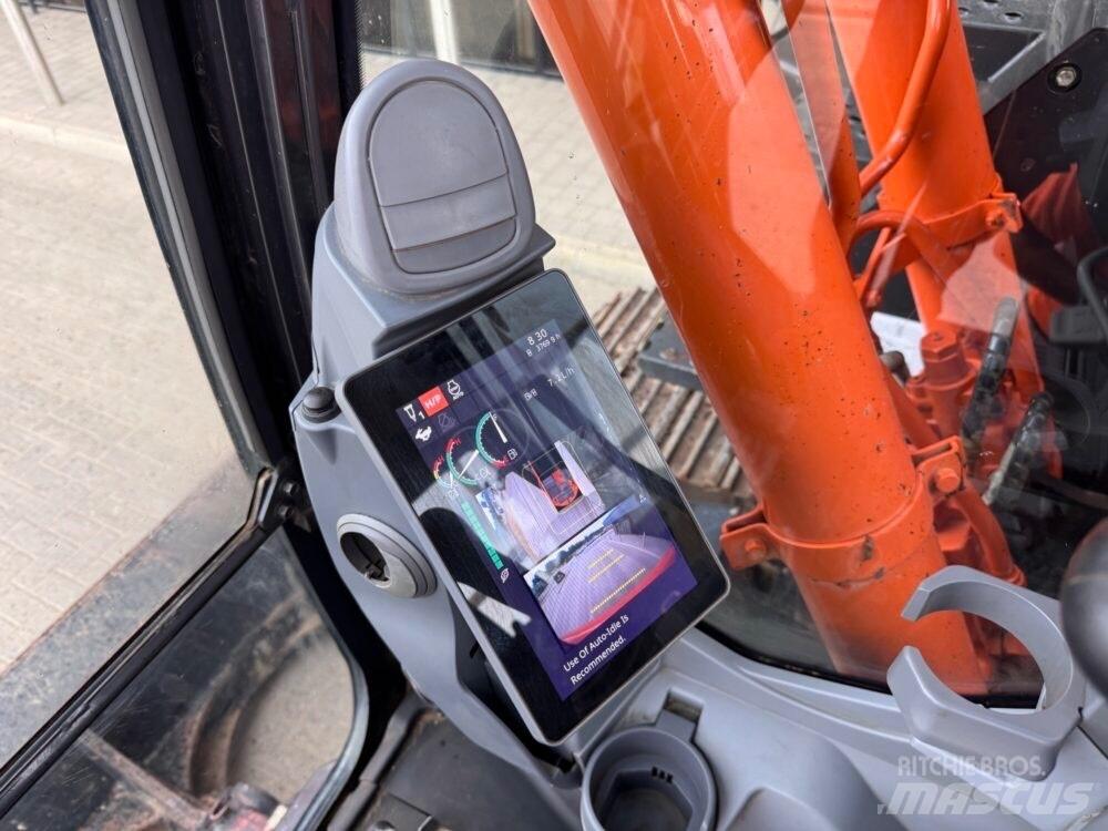 Hitachi ZX135USBL-7 Pásové rýpadlá