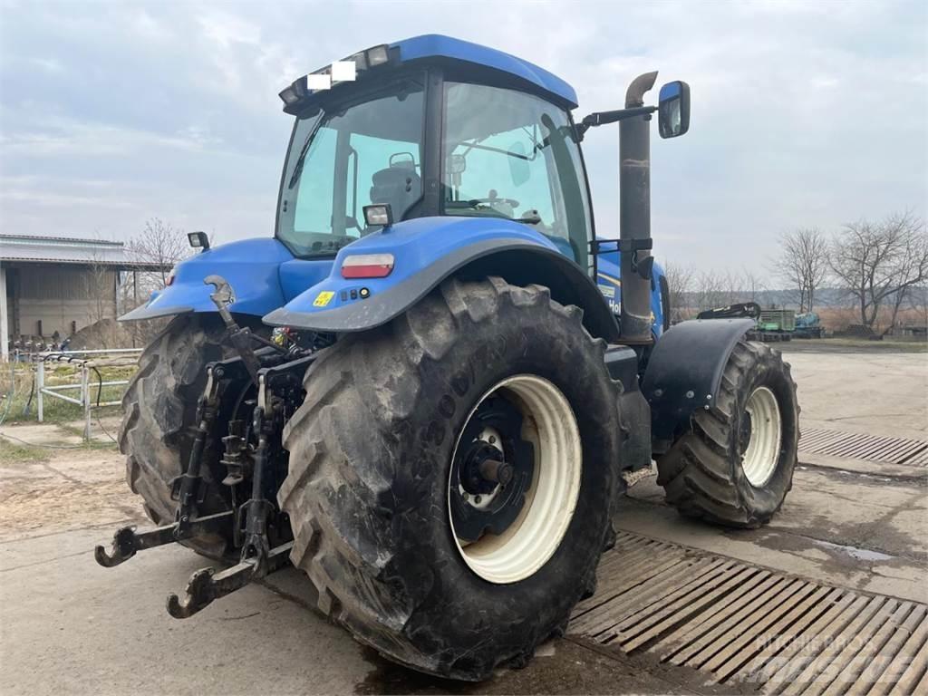 New Holland T8040 Traktory