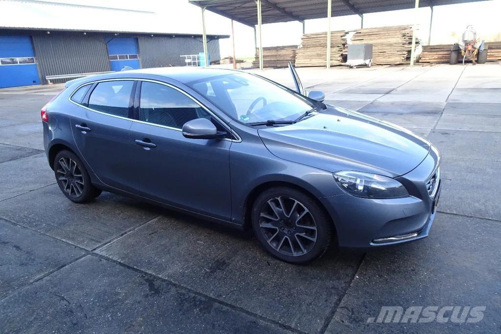 Volvo V40 . Automobily