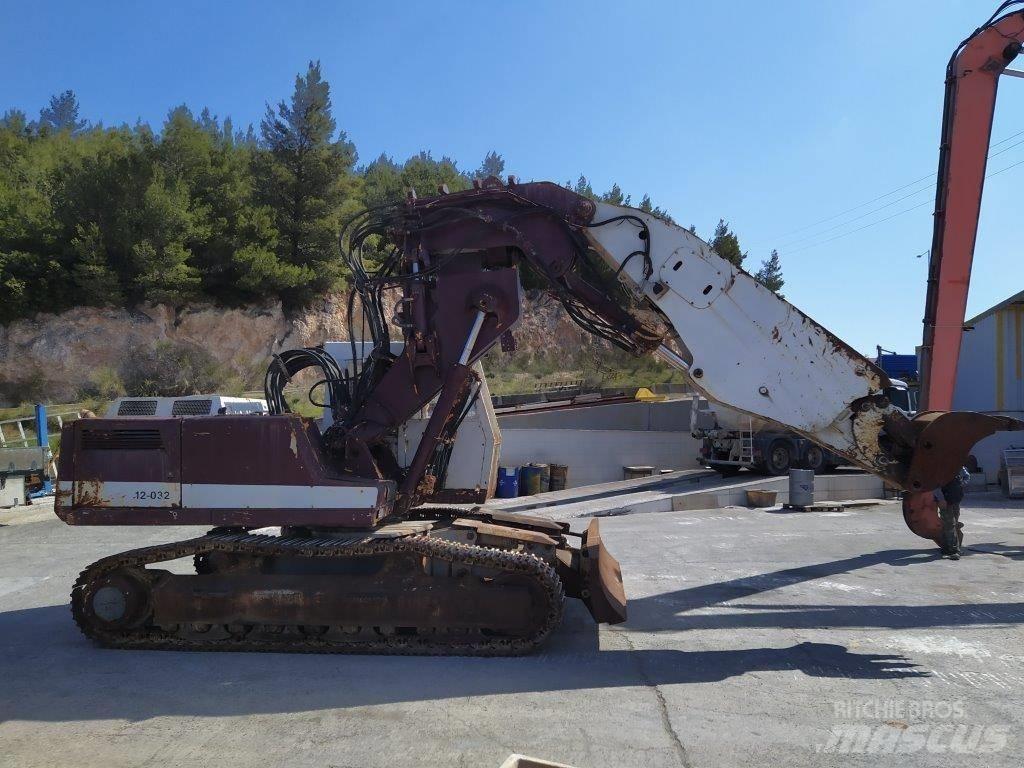 Liebherr 932T Pásové rýpadlá