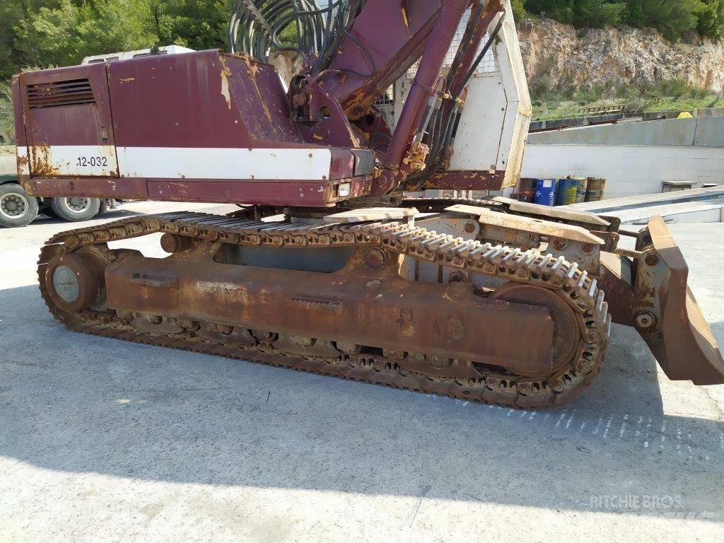 Liebherr 932T Pásové rýpadlá
