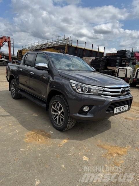 Toyota Hilux Nakladacia/sklápacia bočnica