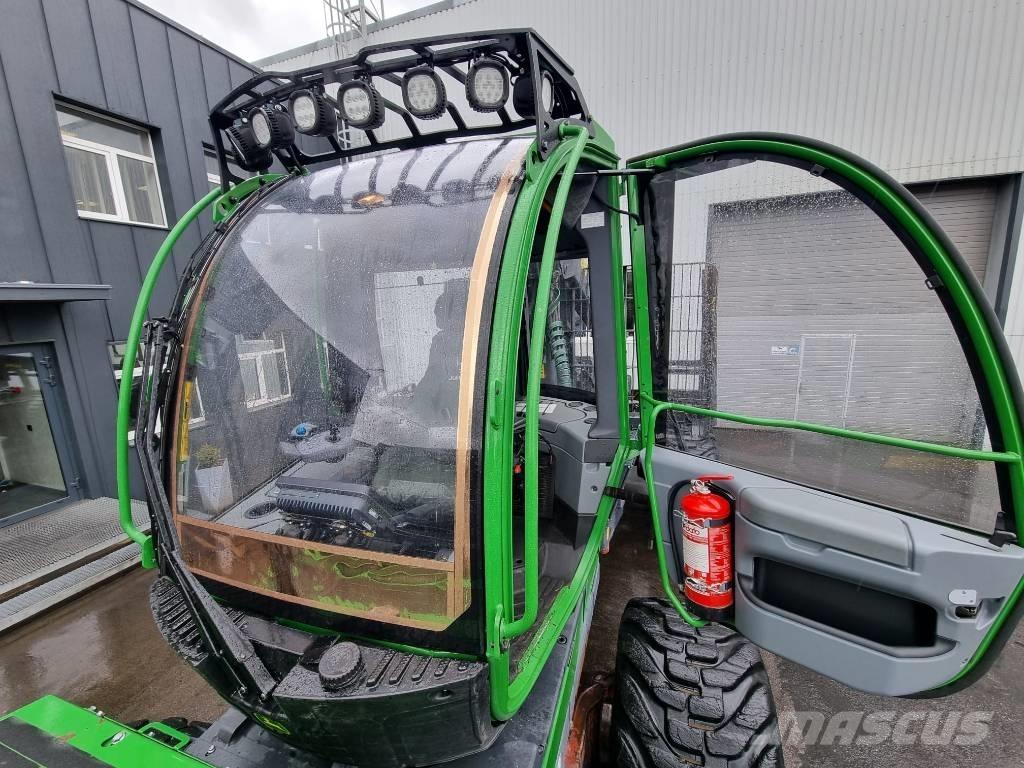 John Deere 1010 G Lesné traktory