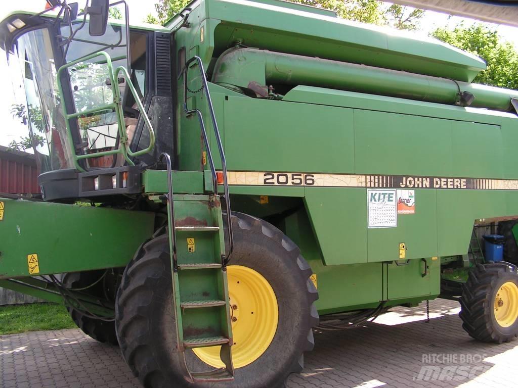 John Deere 2056 Kombinované zberacie stroje