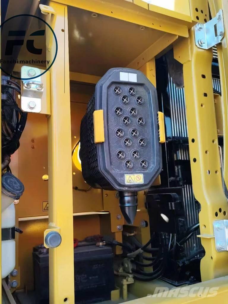 CAT 323 Pásové rýpadlá