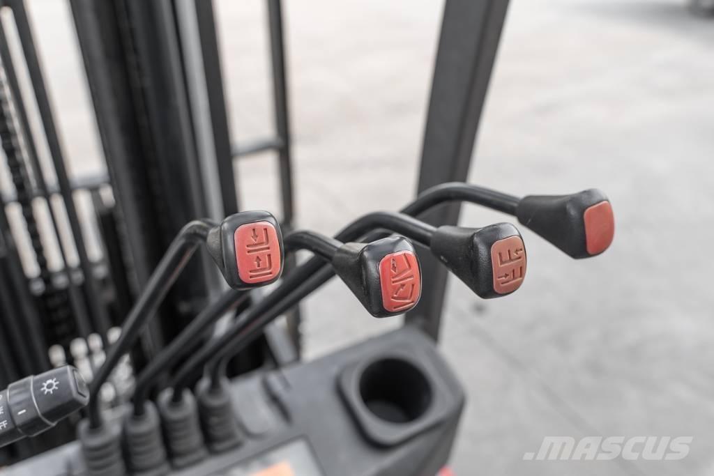 Manitou MI 25 D Dieselové vozíky