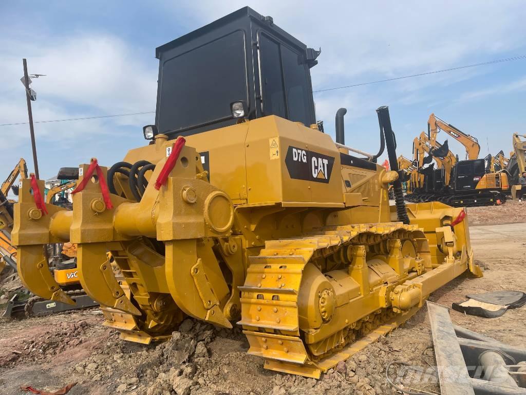 CAT D 7 G Pásové dozéry