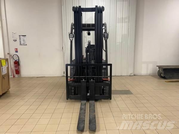 Manitou ME320 Terénne vysokozdvižné vozíky