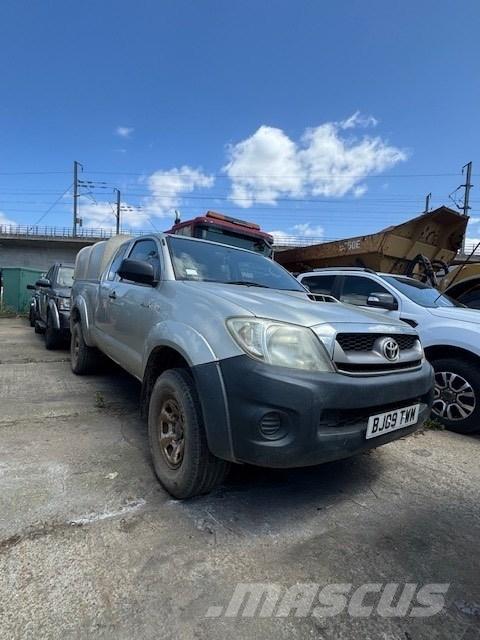 Toyota Hilux Nakladacia/sklápacia bočnica