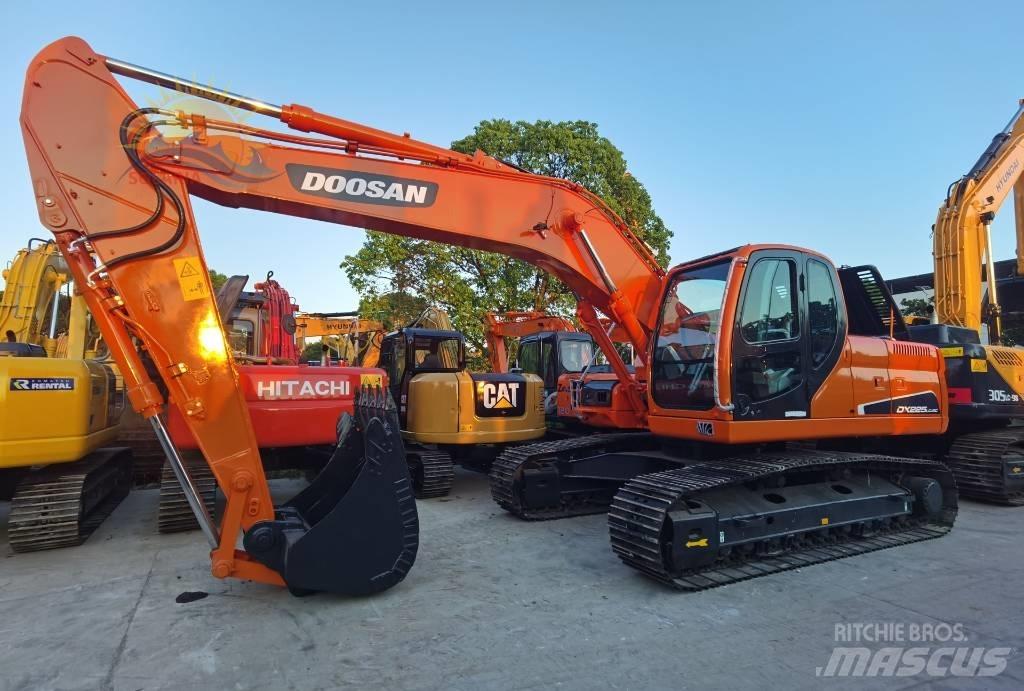 Doosan DX 225 Pásové rýpadlá