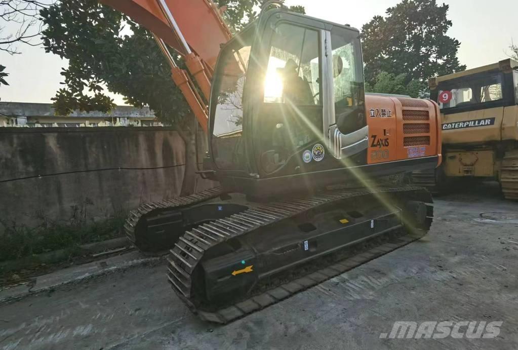 Hitachi ZX 200 Pásové rýpadlá