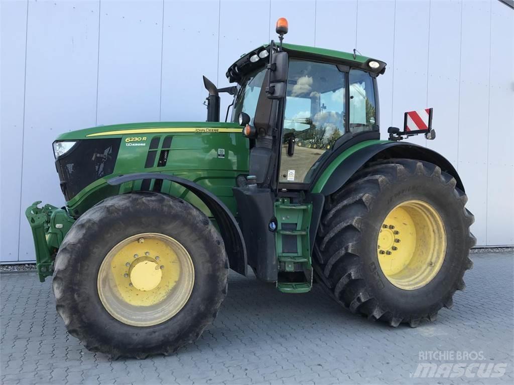John Deere 6230R Traktory