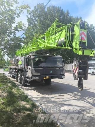 Zoomlion ZTC 700 Univerzálne terénne žeriavy