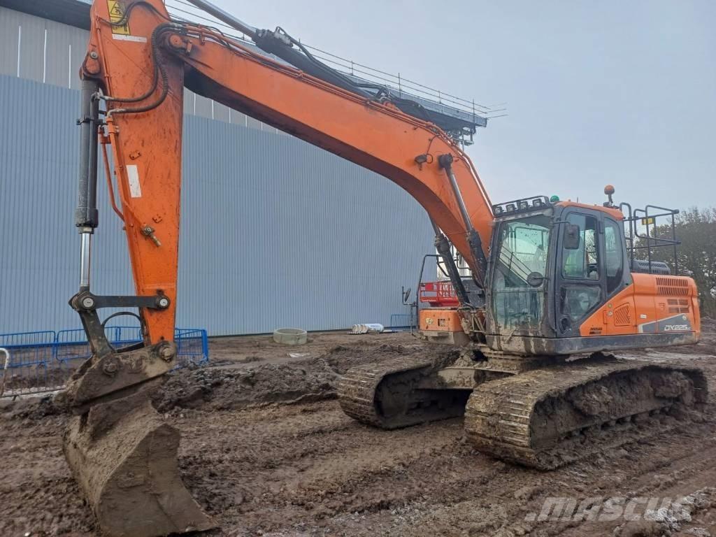 Doosan DX 225 LC-5 Pásové rýpadlá