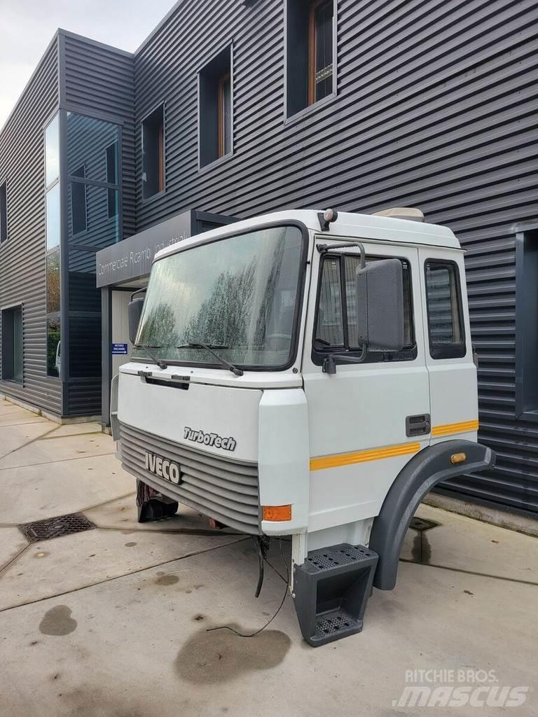 Iveco TURBOTECH Kabíny a interiér