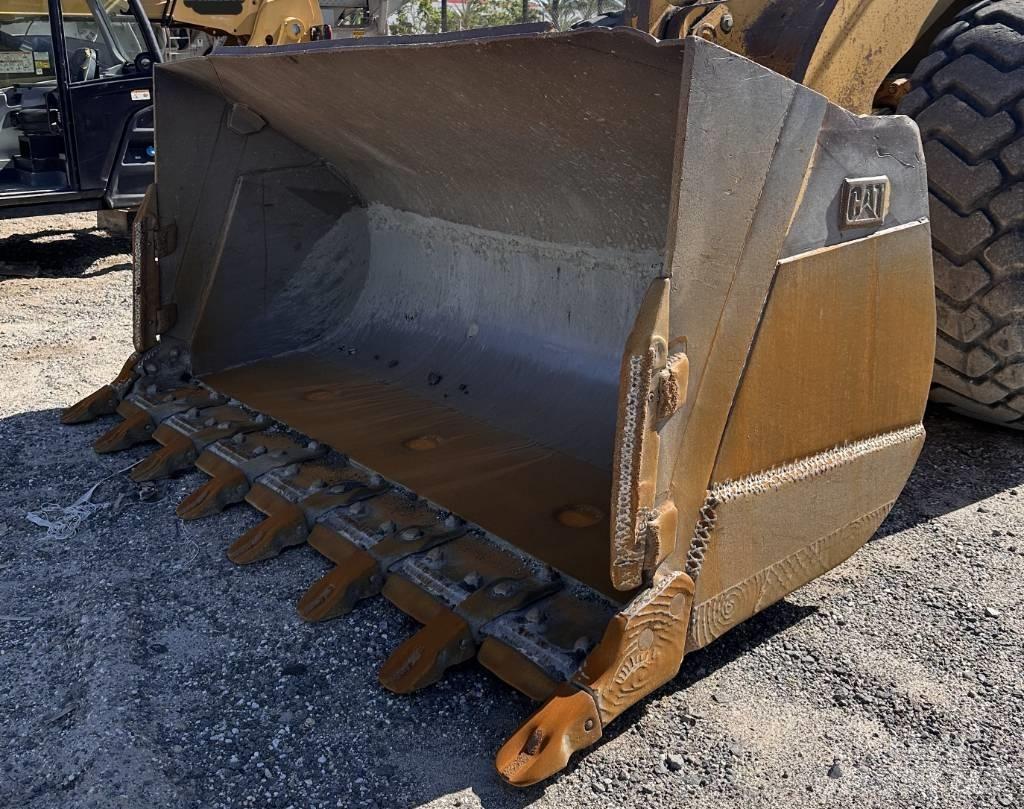 CAT 966 G II Kolesové nakladače