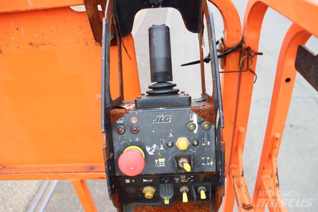 JLG 330LRT Nožnicové zdvíhacie plošiny