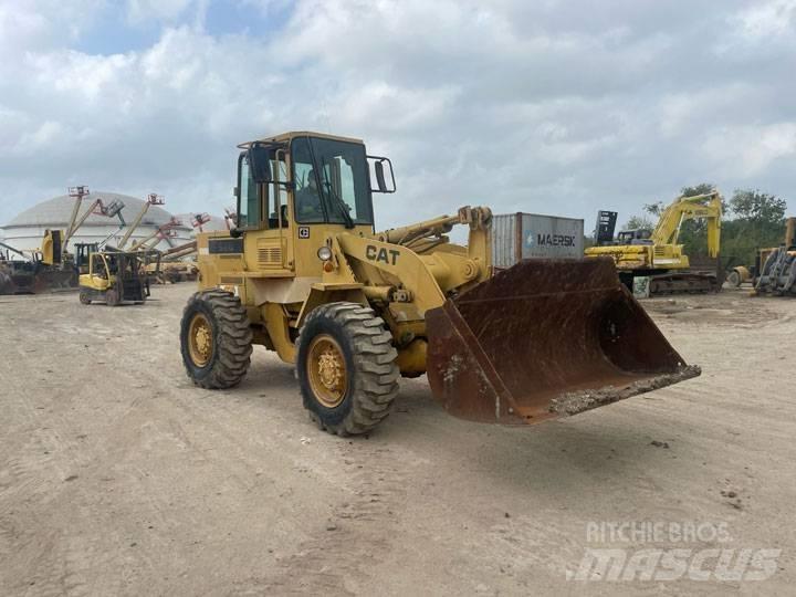 CAT 926E Kolesové nakladače