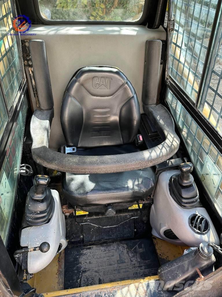 CAT 226 B Šmykom riadené nakladače