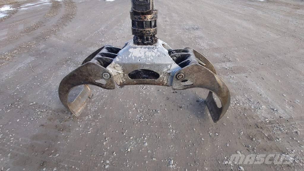 Komatsu 845 Lesné traktory