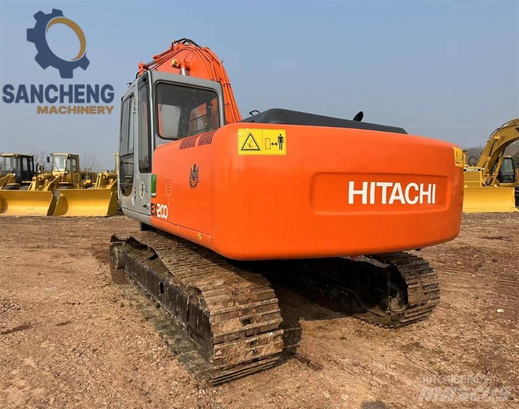 Hitachi EX 200 Pásové rýpadlá