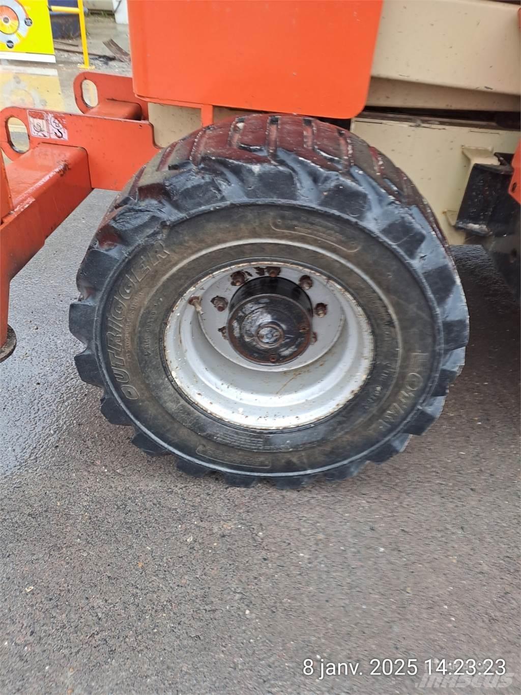 JLG 4394RT Nožnicové zdvíhacie plošiny