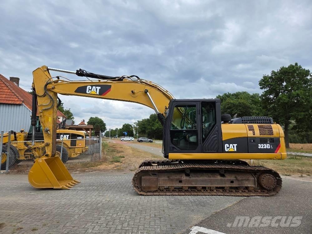 CAT 323DL Pásové rýpadlá
