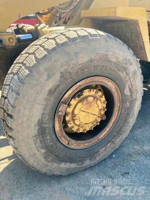 CAT 950 B Kolesové nakladače