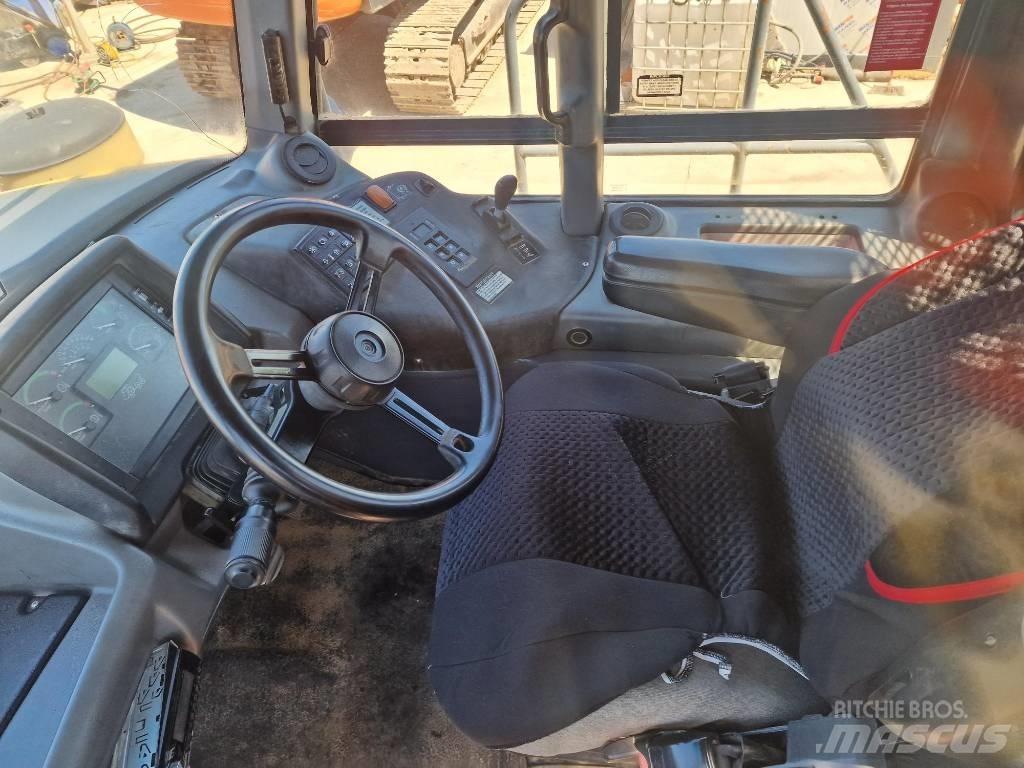 Bell B35D 6x6 Kĺbové nákladné autá