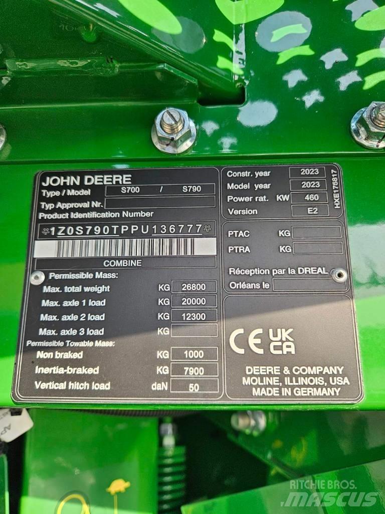 John Deere S790 Kombinované zberacie stroje