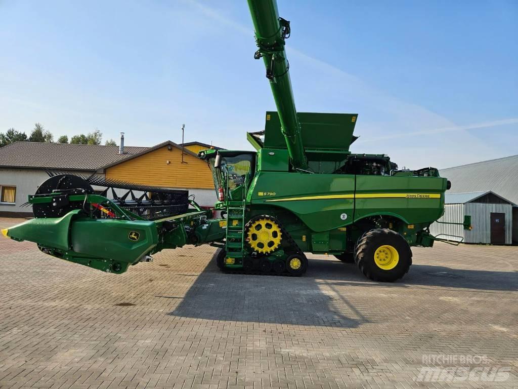 John Deere S790 Kombinované zberacie stroje