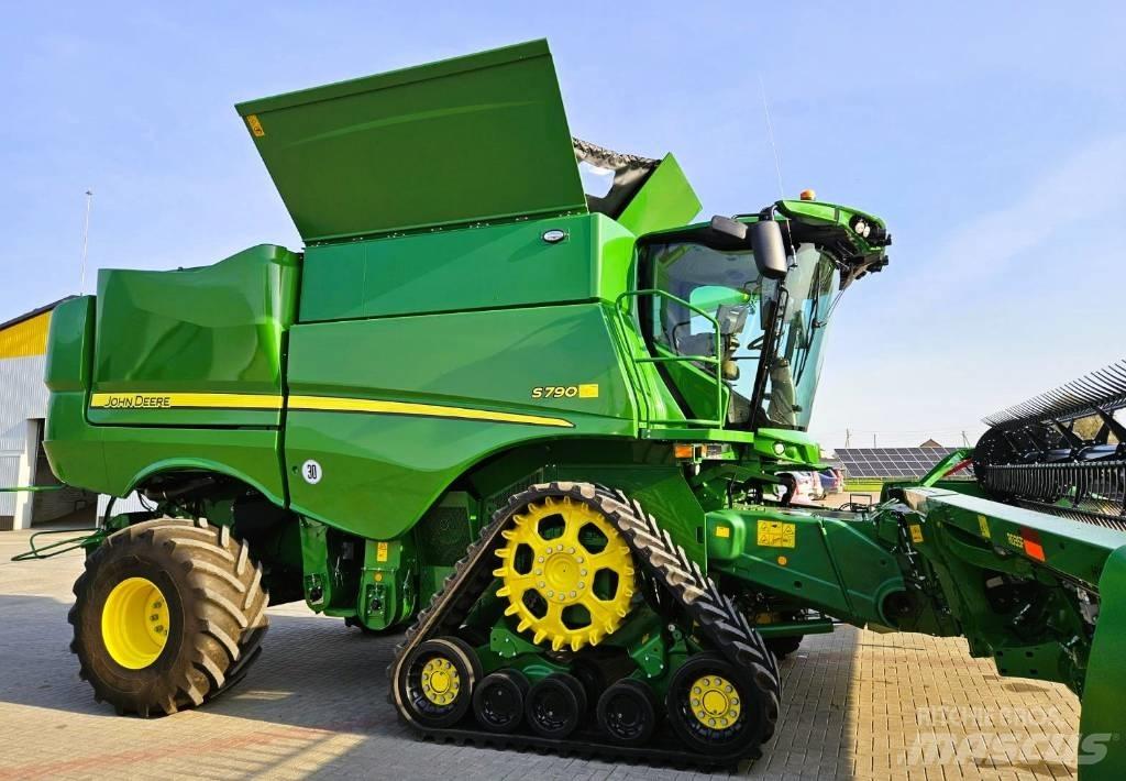 John Deere S790 Kombinované zberacie stroje