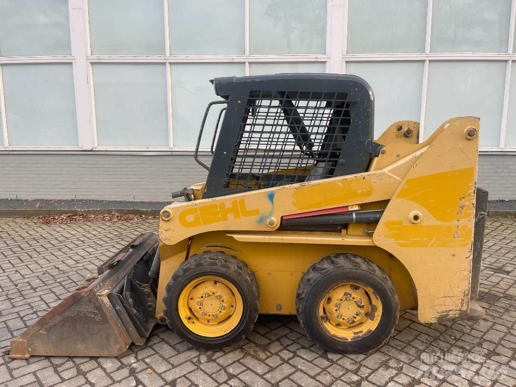 Gehl 3840 E     2015 Šmykom riadené nakladače