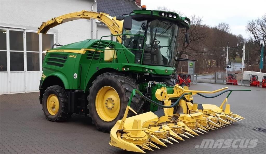 John Deere 8400i Samochodné kosačky