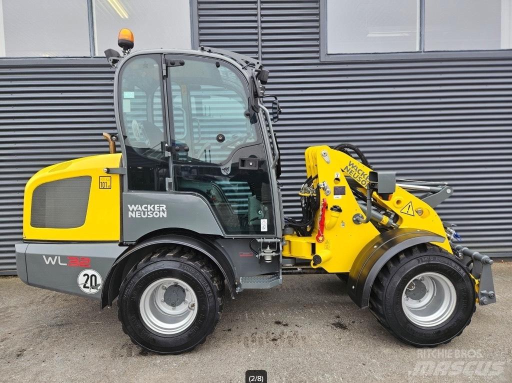 Wacker Neuson WL 32 Kolesové nakladače