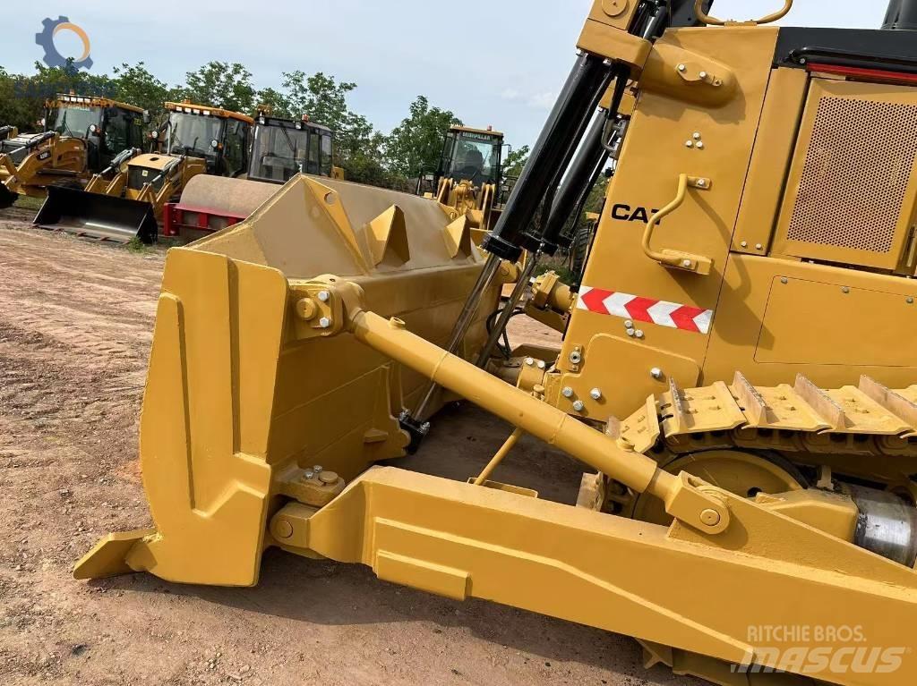 CAT D 8 R Pásové dozéry