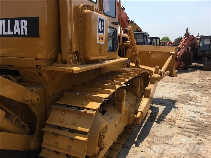 CAT D 6 D Pásové dozéry