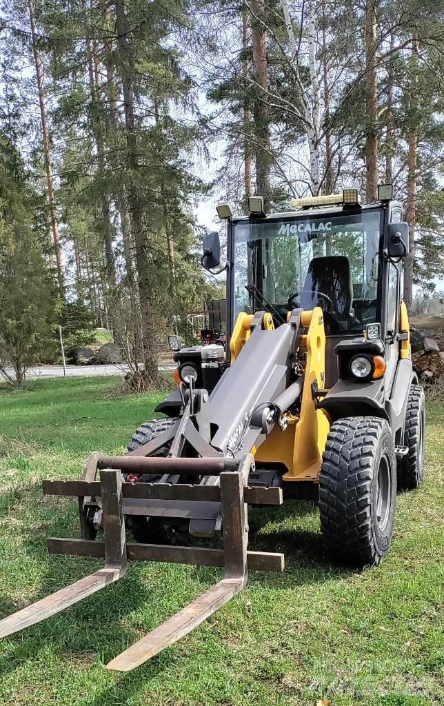 Mecalac AX850 Kolesové nakladače