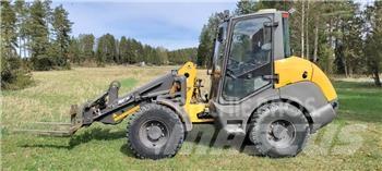Mecalac AX850 Kolesové nakladače