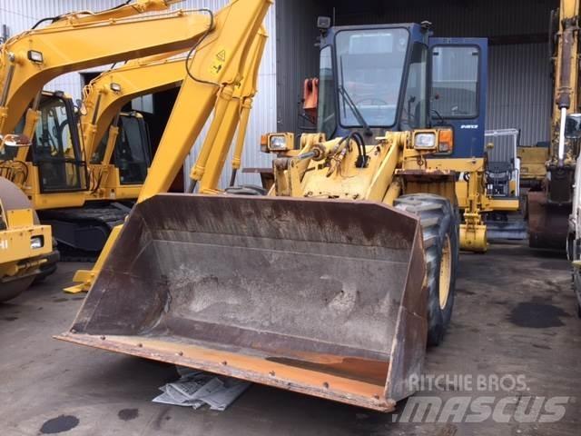 Komatsu WA150-1 Kolesové nakladače